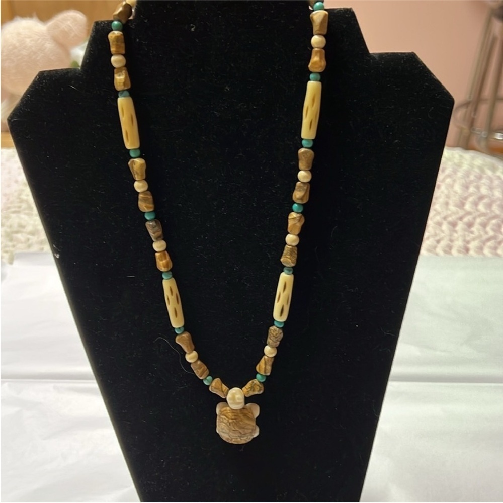 Native American hand carved stone necklace - Picture 5 of 7
